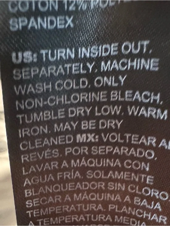 WHBM HIGH-RISE DENİM LEGGING
JEANIE DENIM IN GRAY CHARCOAL WASH - Picture 12 of 16